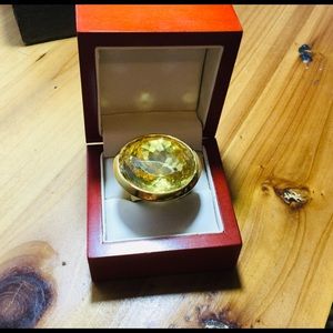 COCKTAIL RING.  Amber color stone. Size 11